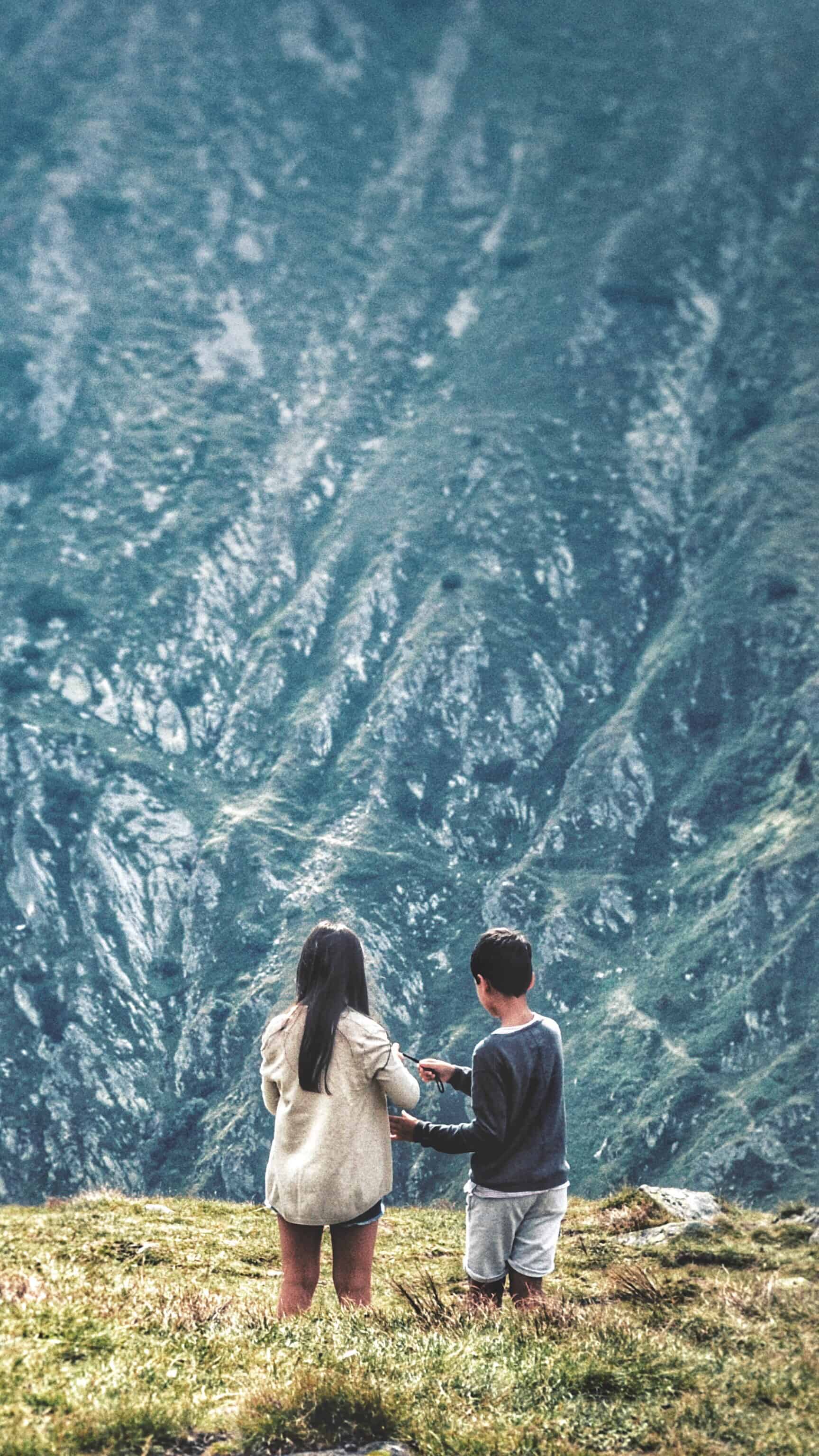 早安心语:爱就疯狂,两人撑起所有梦想_早安心语正能量句子